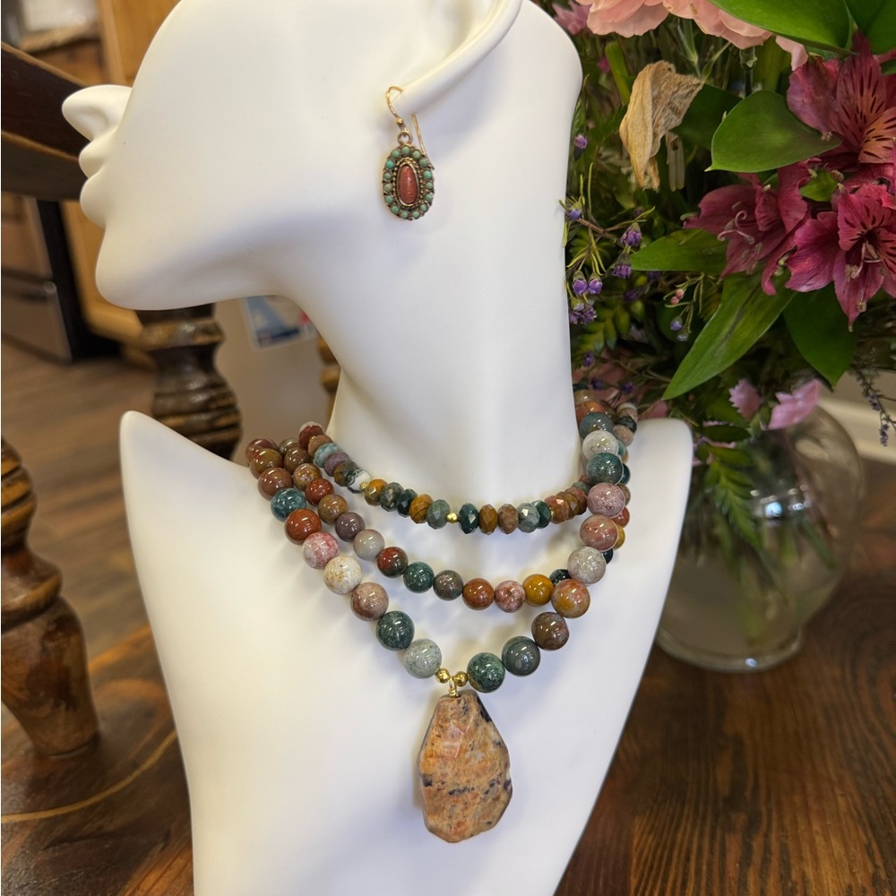 Elegant Multicolor Beaded Necklace and Earring Set